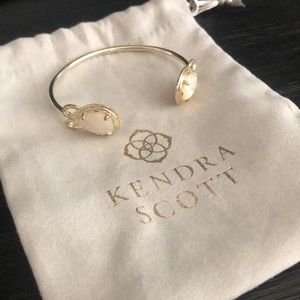 Kendra Scott bracelet